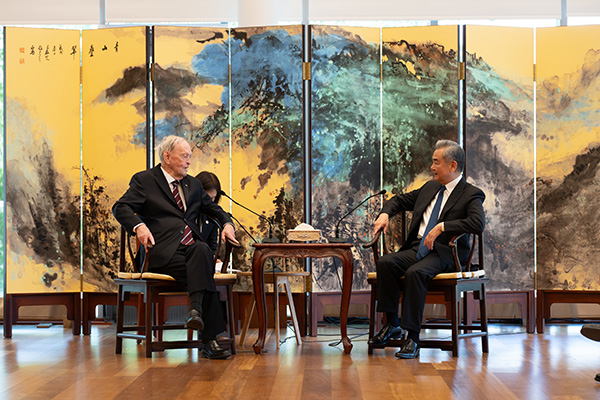 王会见克雷2.jpg